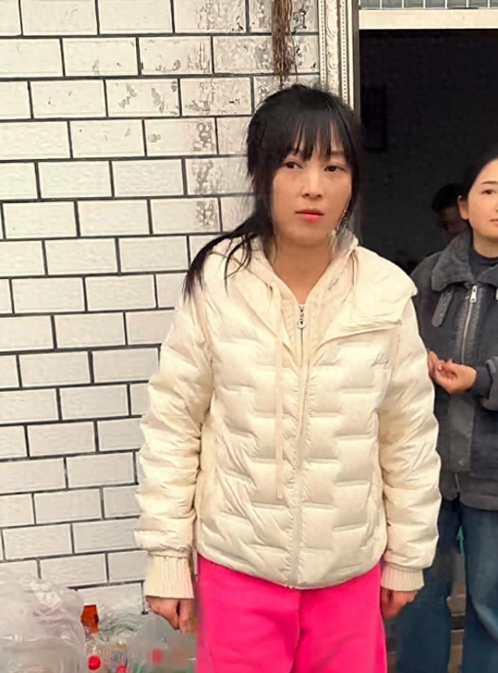 世界杯高清直播平台-远离造神陷阱，官媒揭开杀猪宴呆呆妹真实处境，令人担心的事发生