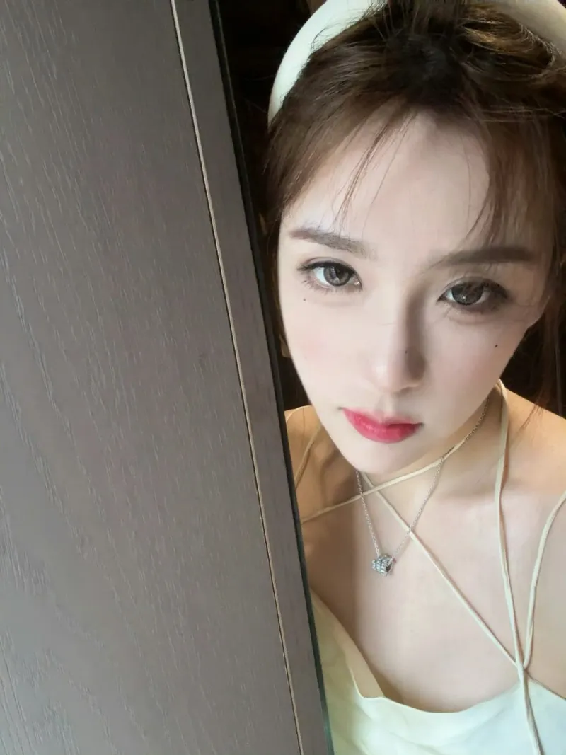 世界杯官网入口-LPL官方解说Rita晒照：今天就不等你下课啦